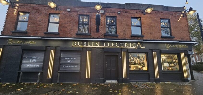 Shopfront Signs Perspex Lettring